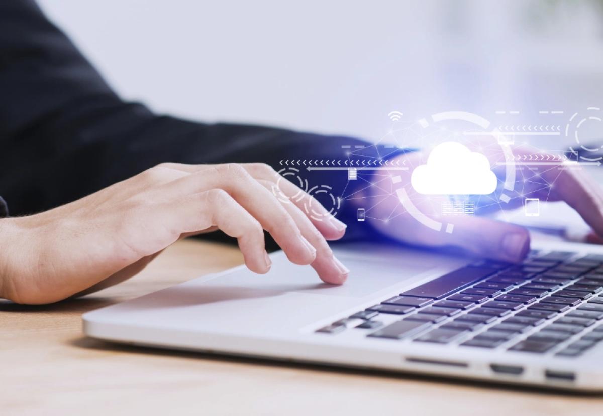 Bulut tabanlı CRM nedir? Kapsamlı Bulut CRM kılavuzu
