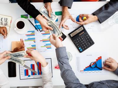 Finans ve Bankacılık Sektörü İçin En İyi 6 CRM Yazılımı