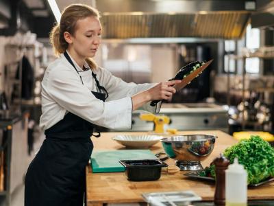 Gıda ve Restoran Sektöründe En İyi CRM Yazılımları